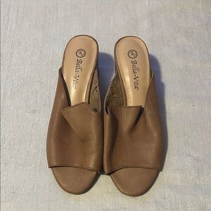 Bella Vita Women's Tan Mules